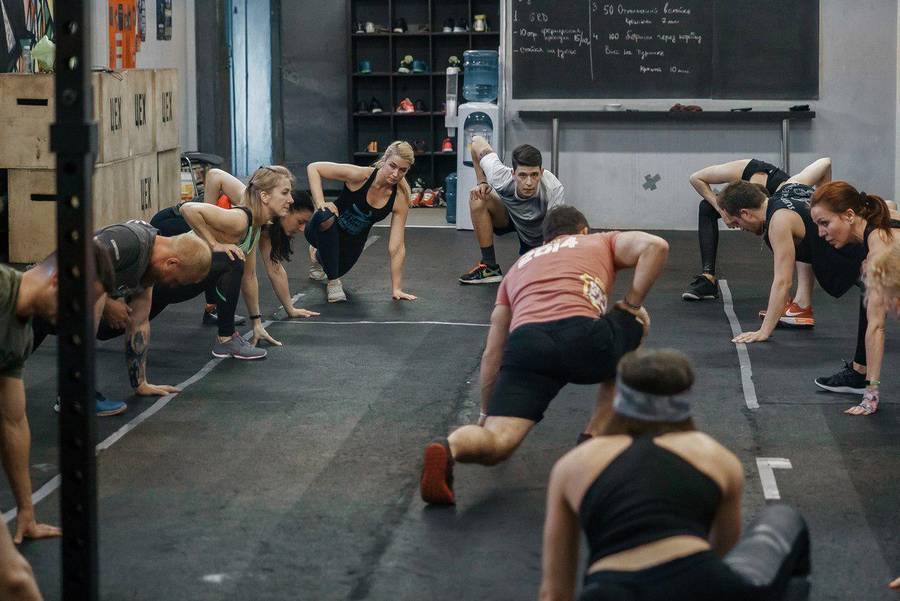 Кроссфит для мужчин и женщин: программа тренировок дома | rulebody.ru — правила тела