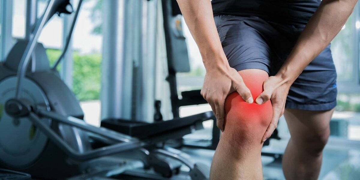 Почему болят колени после тренировки и что делать - советы от fitnessera.ru