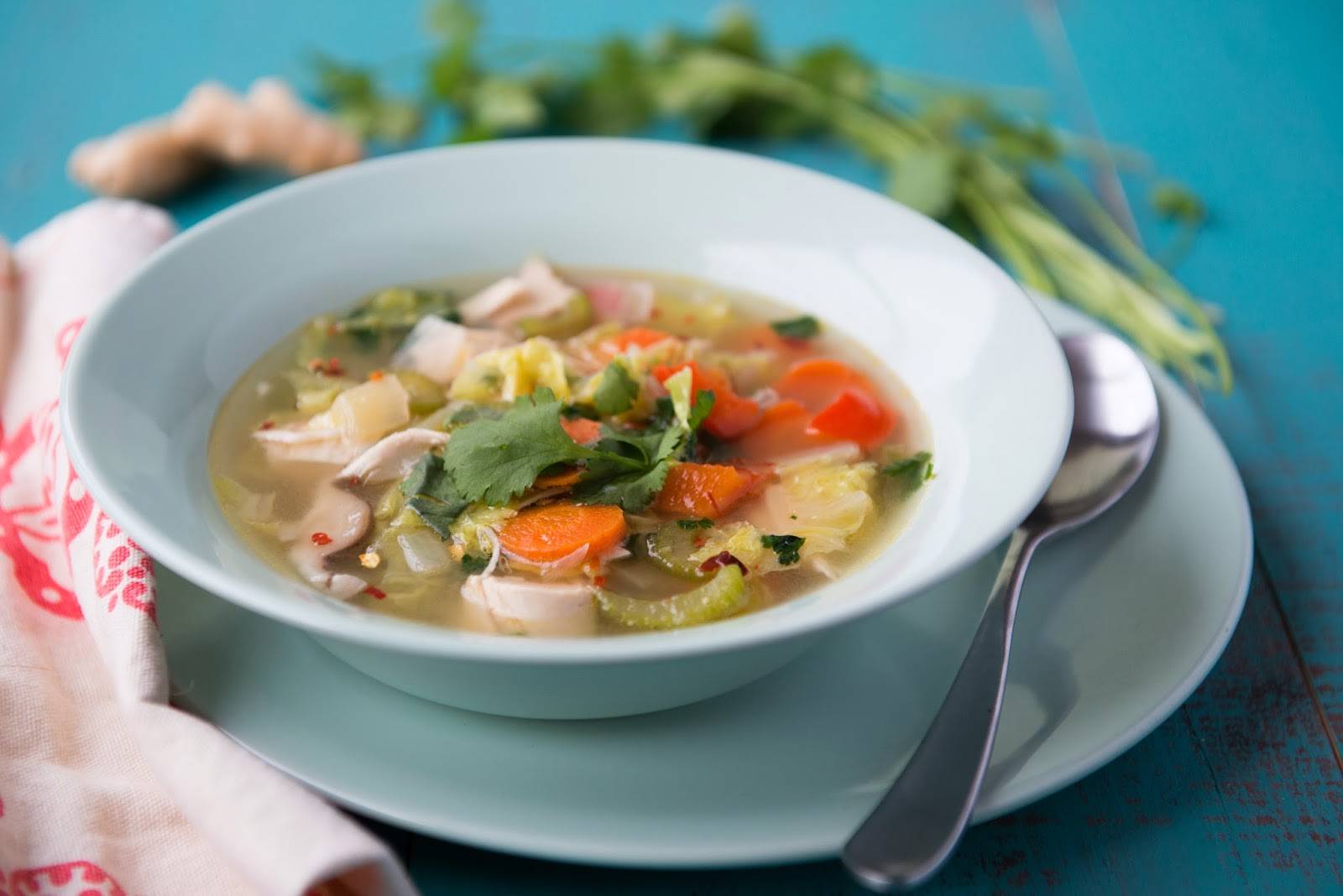 Диетические супы - рецепты приготовления легких овощных или куриных первых блюд для похудения и диеты