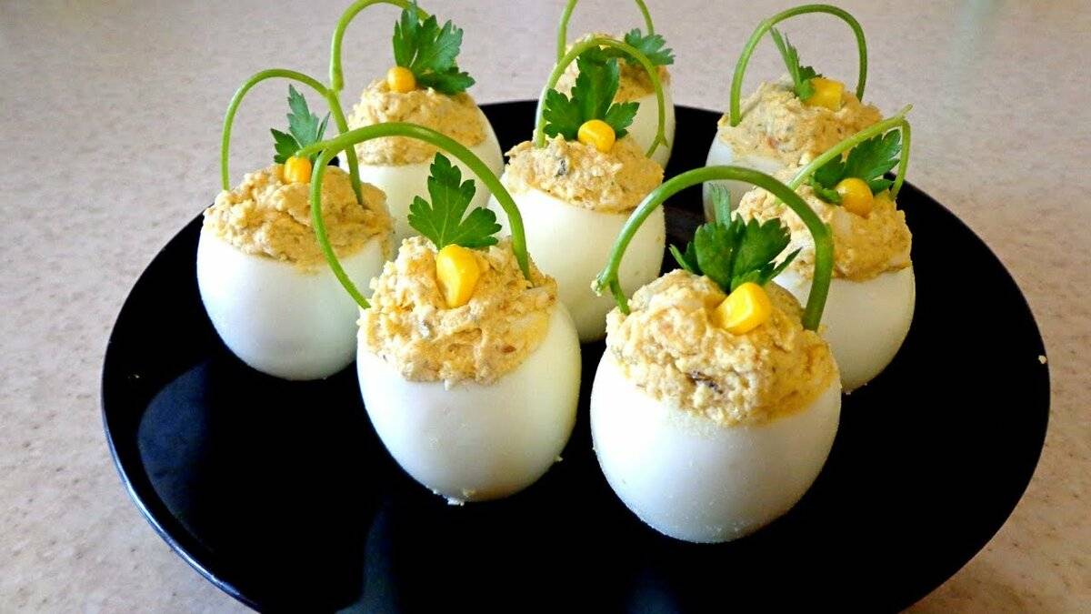 Яичница из перепелиных яиц: простой рецепт оригинального блюда