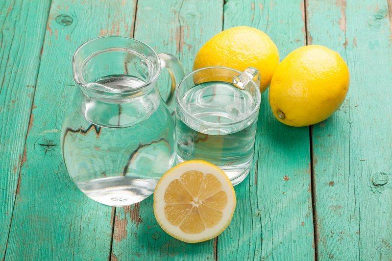 Как сделать и зачем пить воду с лимоном?