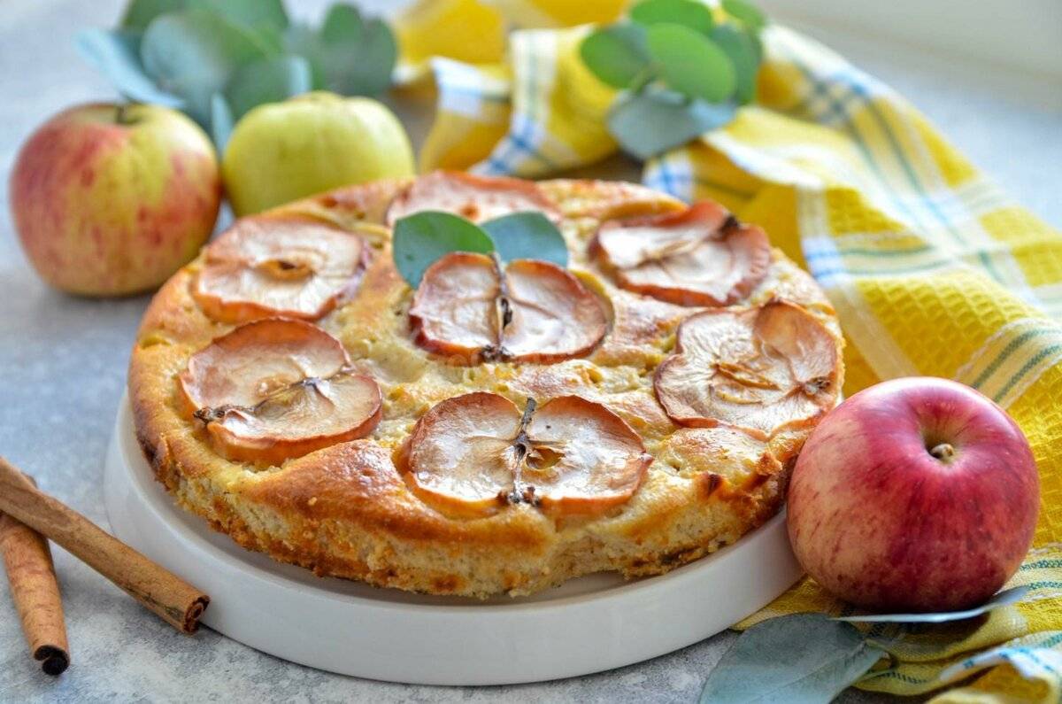 Пирог из овсяного теста с яблоками