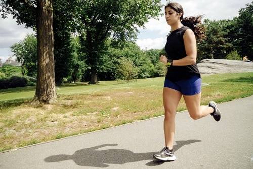 «Я готовилась к марафону и поправилась на 7 кг»: почему бег не помогает худеть?