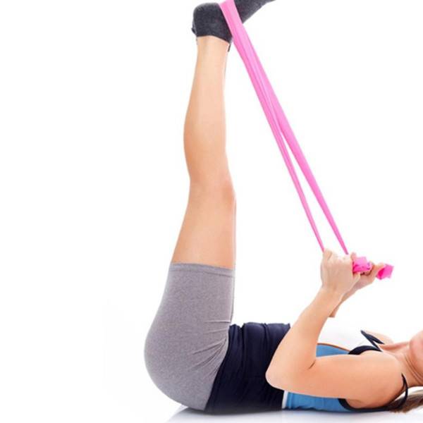Упражнения с резинкой для ног: 8 эффективных способов привести фигуру в порядок