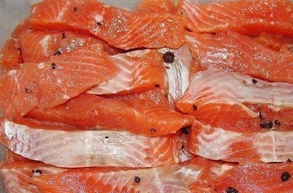 Как солить красную рыбу: лучшие рецепты в домашних условиях