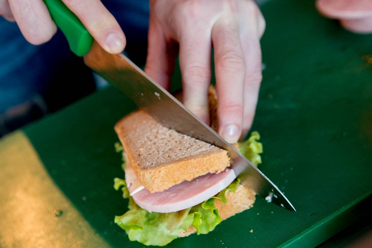 Бутерброды на скорую руку: лучшие рецепты. как сделать легкие простые бутерброды на завтрак, гостям, на праздник, пикник?