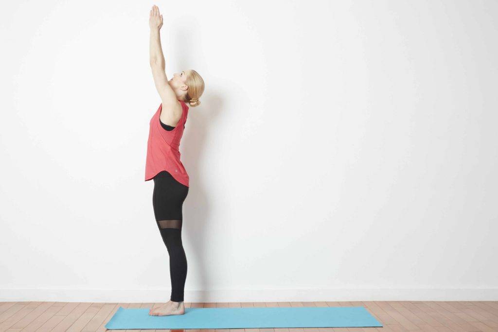 Йога для начинающих: 7 асан, которые научат владеть телом | журнал anysports