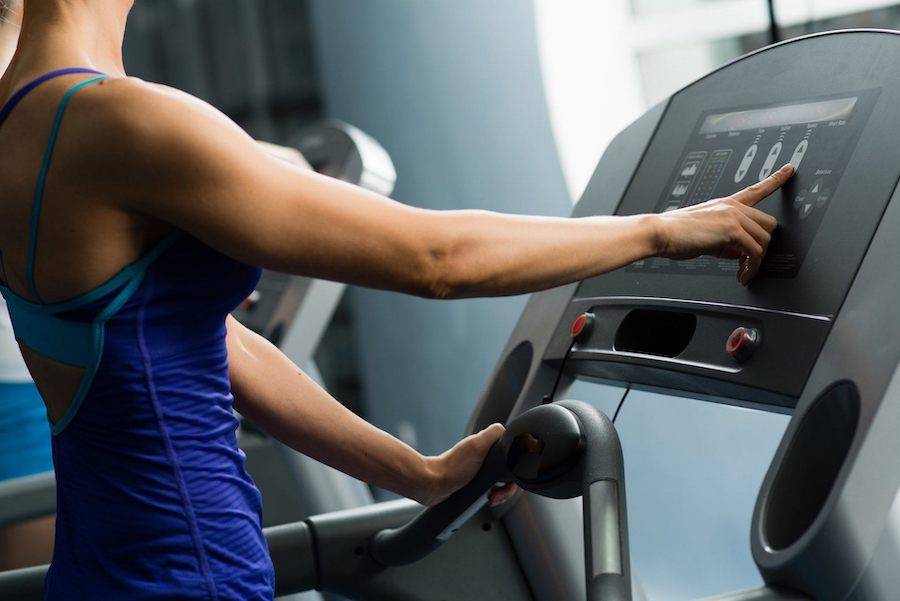 Как похудеть на беговой дорожке мужчине или женщине - польза занятий и программы упражнений