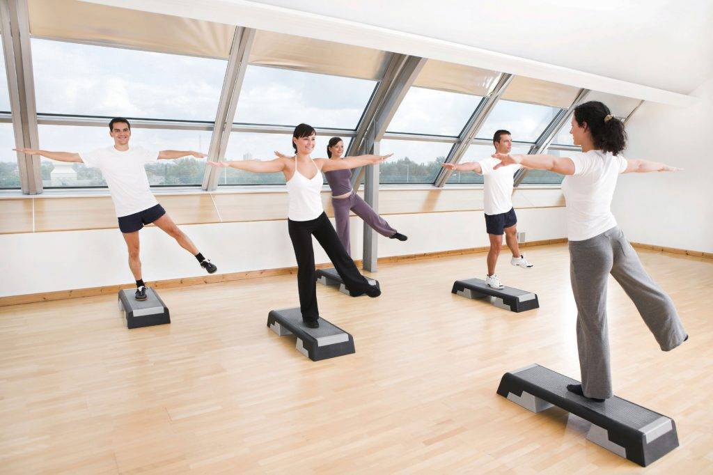 Фитнес тренировки для похудения: комплексы упражнений
