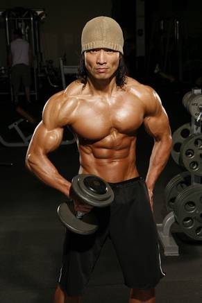 Kane sumabat reveals how he attained the ultimate mid section | simplyshredded.com