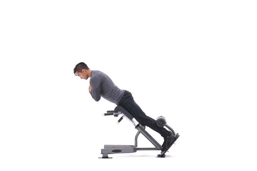 Гиперэкстензия для мышц спины: техника выполнения в зале и дома | твой фитнес