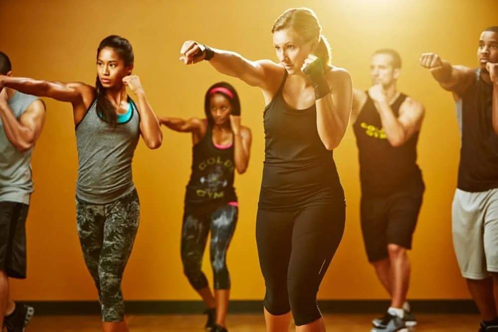 Групповые занятия по фитнесу: виды групповых тренировок в фитнес-клубе, какие лучше выбрать