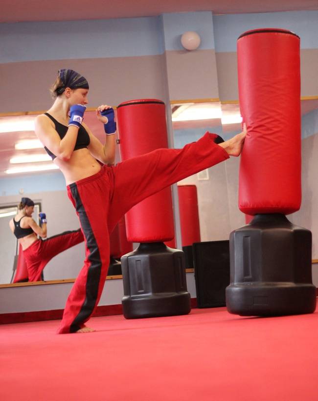 Бокс для девушек: чем полезны тренировки по боксу