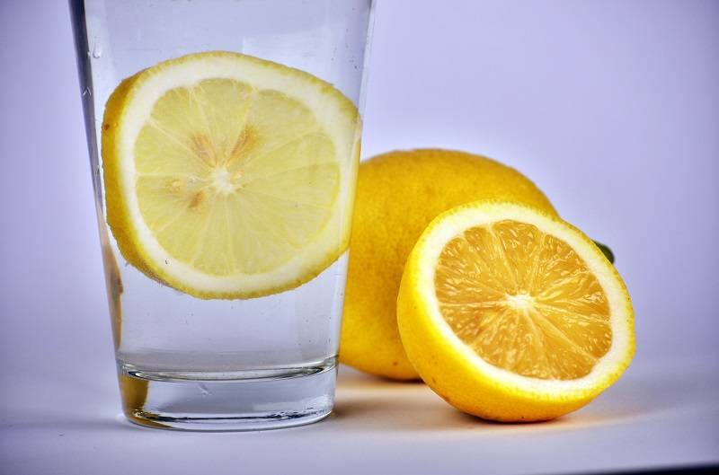 Лимонная вода: лучшие рецепты, как сделать и пить воду с соком лимона