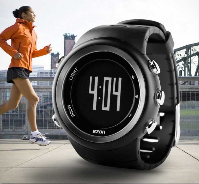 Часы бегут предложение. EZON t023. Спортивные часы женские для бега. Спортивные часы мужские для бега. Яркие спортивные часы.