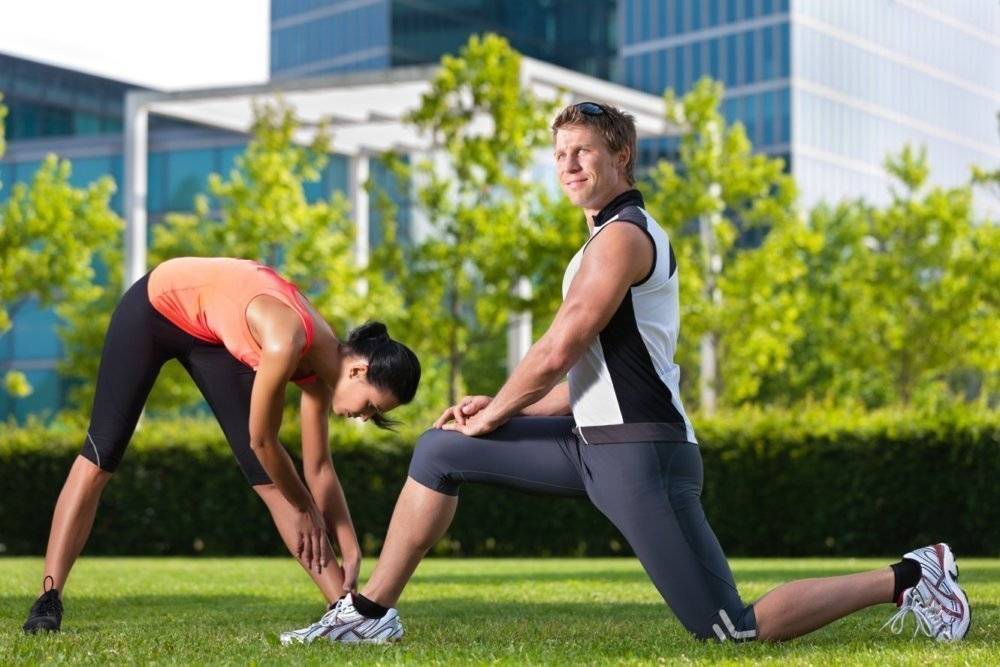 Разминка перед тренировкой дома: как размяться правильно, упражнения на разогрев мышц для мужчин, девушек и пожилых людей