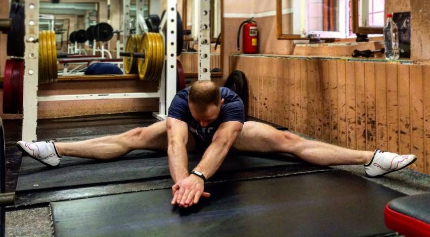 Упражнения на растяжку для начинающих: простая гимнастика на растягивание мышц, комплекс движений на все части тела, разминка перед тренировкой
