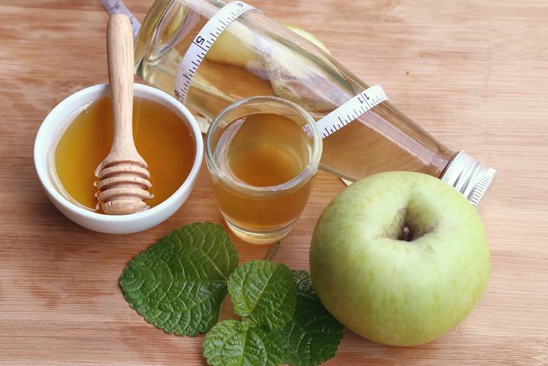 Яблочный уксус и мед: вот почему нужно пить их каждое утро