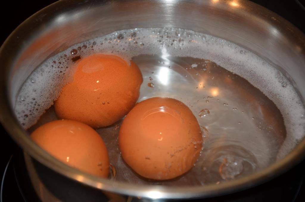 Как сделать прямые яйца в домашних условиях?