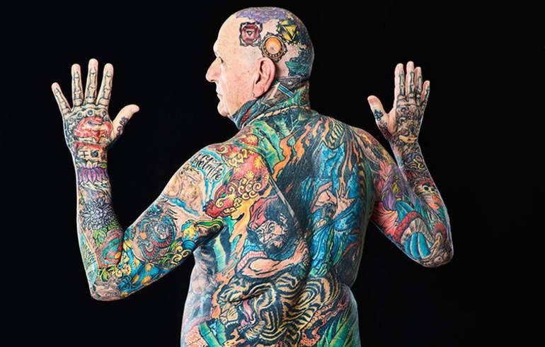 90% тела этого качка покрыто татуировками