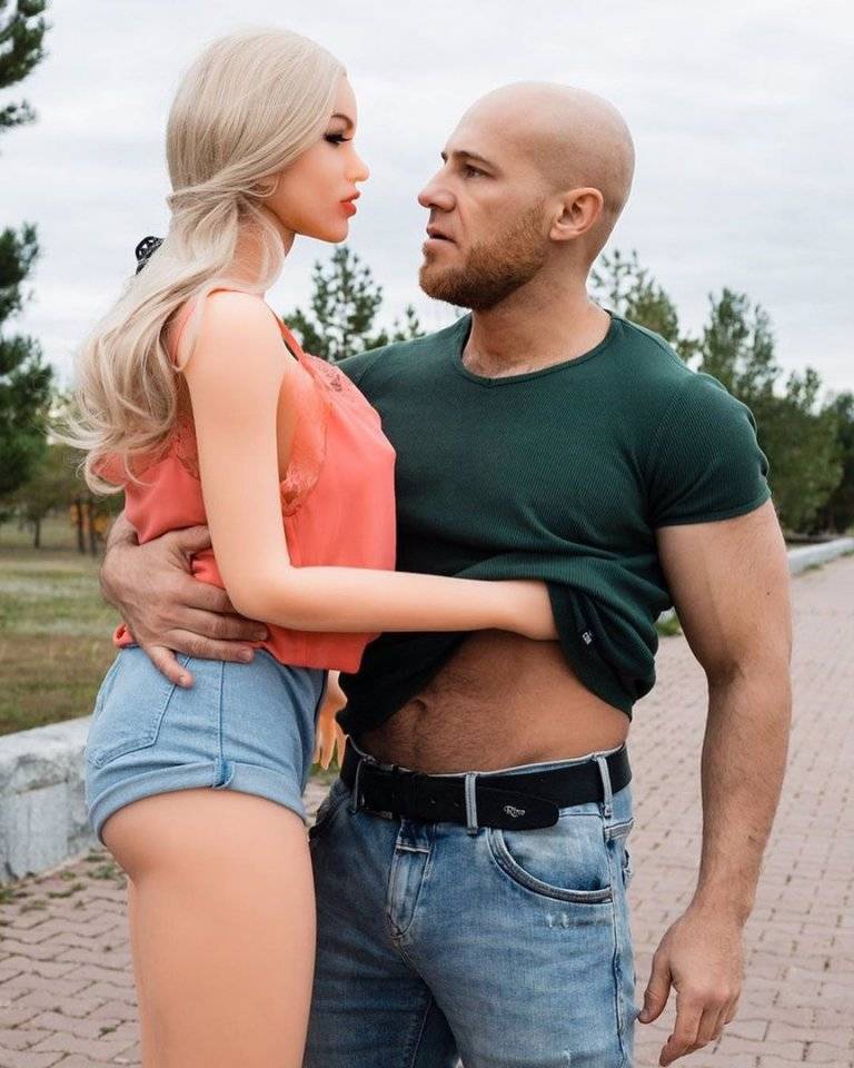 Бодибилдер из казахстана развелся с секс-куклой марго и показал новую жену