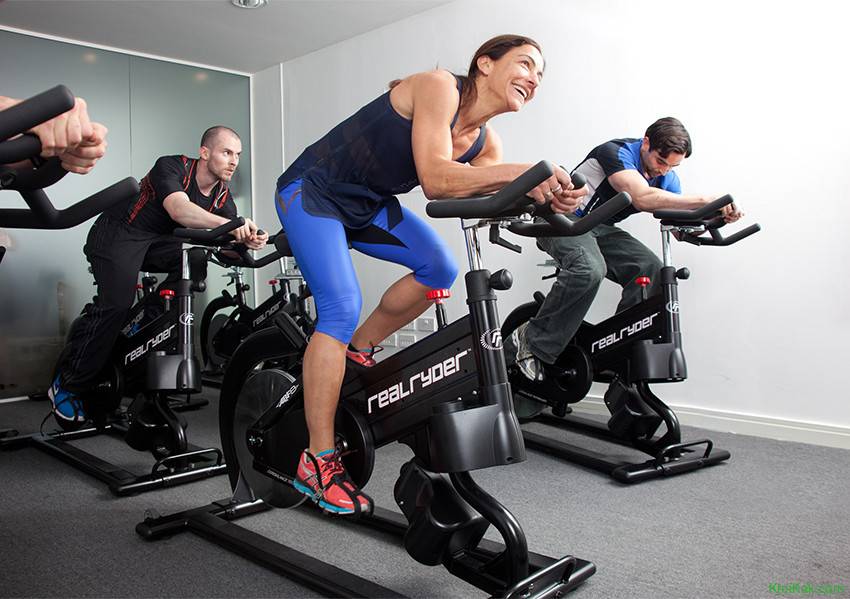 Сайкл-тренировка для похудения - польза занятий на велотренажере и противопоказания