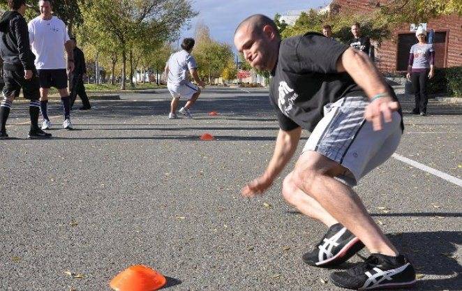 Running 10. Техника бега 10 по 10 челночный бег. Челночный бег 3х20. «Техника челночного бега (3х10м, 10х10м).». Челночный бег 10х10 рекорд России.