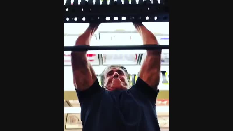 Сильвестер сталлоне: ударные тренировки для съемок в фильме «рокки» — fitness guide