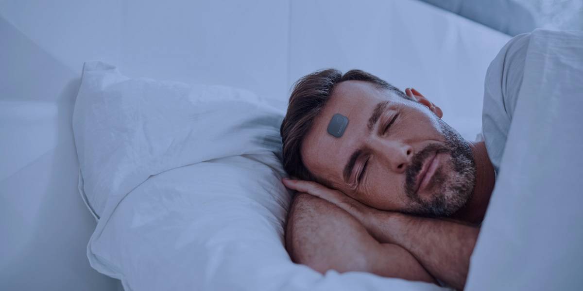 Какими бывают трекеры сна: особенности умного будильника
