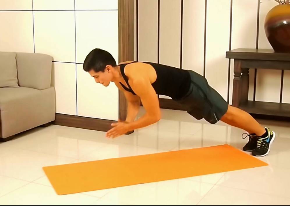 Плиометрические отжимания: техника выполнения упражнения